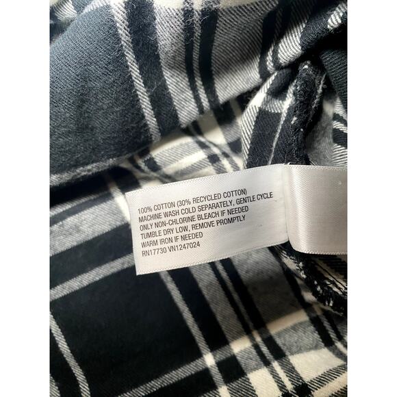 Universal Thread - Black & White Oversized Flannel - XL - Picture 13 of 13